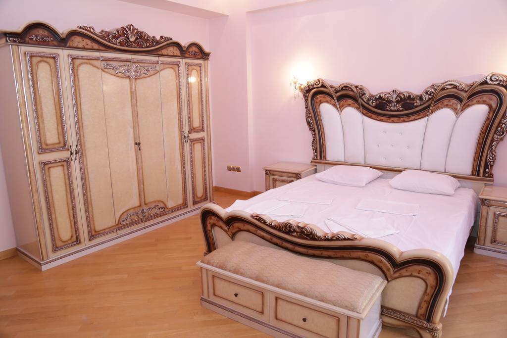 Vip Apartment Next To Republic Square Yerevan Exterior photo